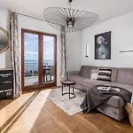 Mak Apartment *