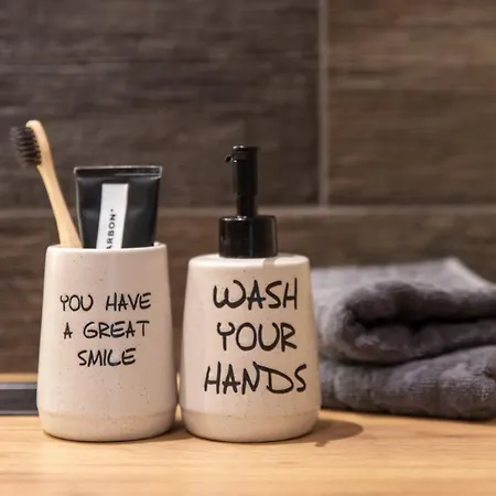 アパート Mak オパティヤ